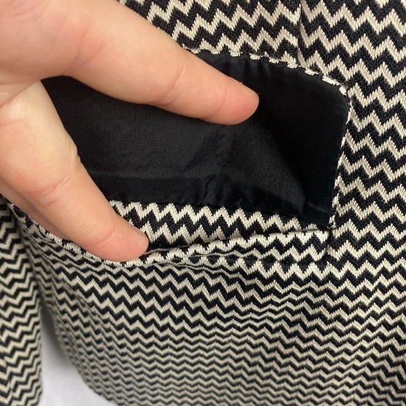 Maxmara Weekend MaxMara Black and White Chevron Blazer - Size Medium - Picture 7 of 15
